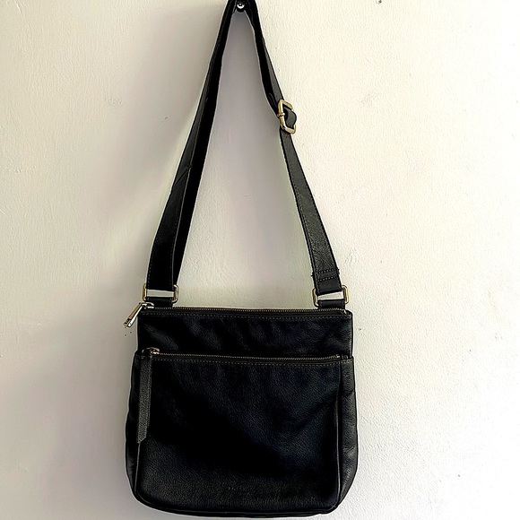 Handbags - Fossil black leather crossbody handbag